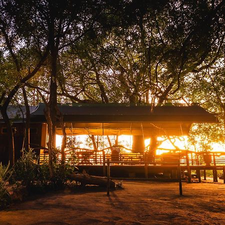 Askiesbos - Samochima Bush Camp Shakawe Exterior photo